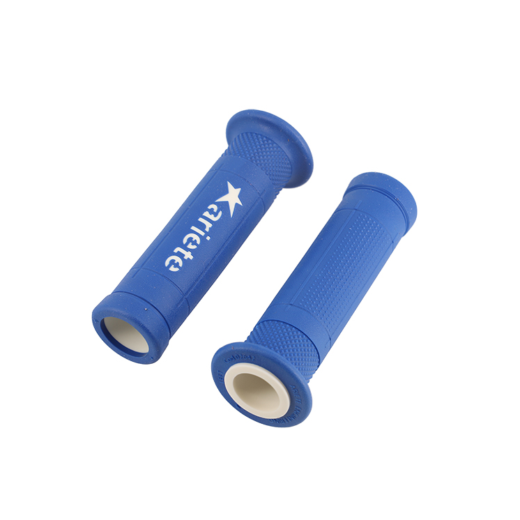 REVETEMENT/POIGNEE ARIETE ARIRAM BLEU/BLANC (PR)  - 120MM - DEBOUCHE POUR EMBOUT DE GUIDON