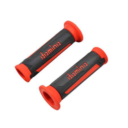 REVETEMENT/POIGNEE DOMINO A350 TURISMO NOIR/ROUGE (PR) DEBOUCHE POUR EMBOUT GUIDON