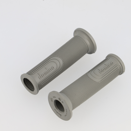 REVETEMENT/POIGNEE DOMINO STYLE GRIS (PR) 120MM DEBOUCHE POUR EMBOUT GUIDON